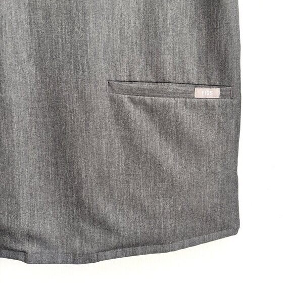 Figs Graphite Gray Casma Three Pocket Scrub Top Women’s Size Medium - Picture 3 of 5
